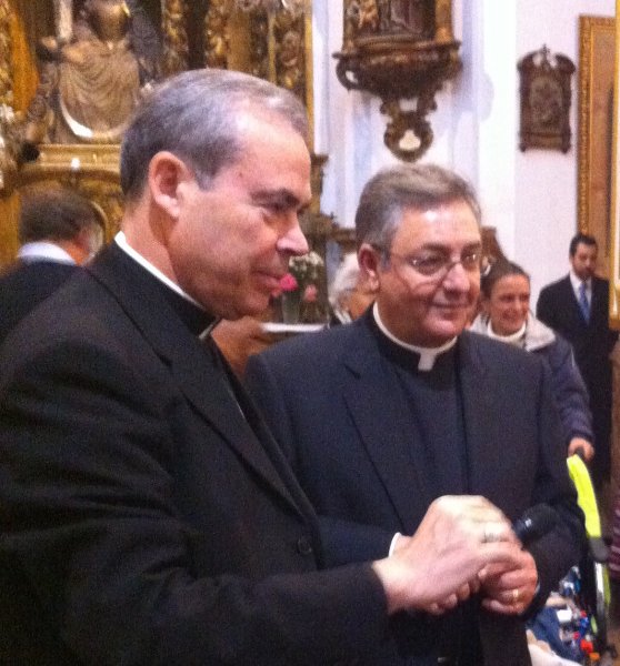 D. Federico Corts con el Sr. Obispo.